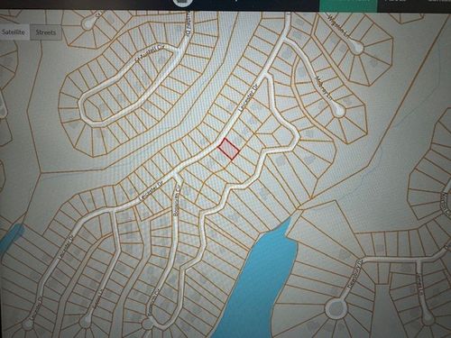 16 Leicester Dr, Bella Vista, AR, 72714-4100 | Card Image