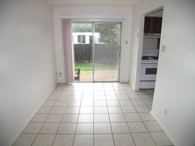 A - 1915 Prairie Knoll Ct, Home with 2 bedrooms, 1 bathrooms and 1 parking in Austin TX | Image 5