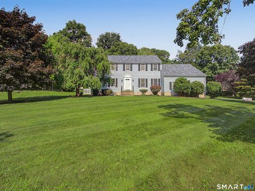 33 W Gerald Dr, Manchester, CT, 06040-7097 | Card Image