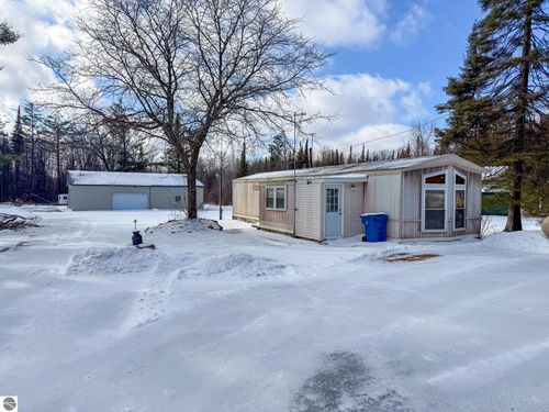 3108 S Loxley Rd, Houghton Lake, MI, 48629-9296 | Card Image