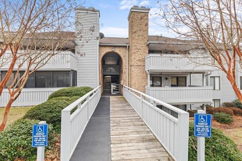 2503 Gatehouse Ln, Salem, VA, 24153-7486 | Card Image