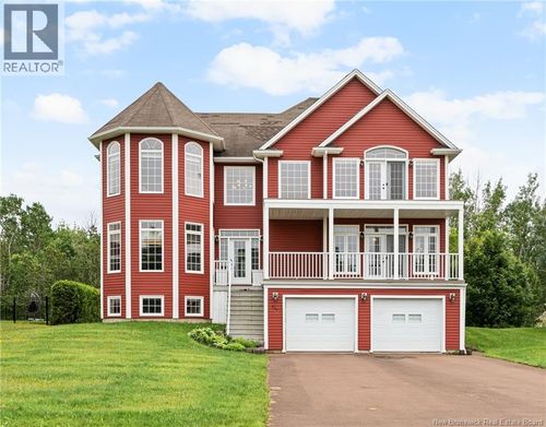 521 Wayne St, House with 4 bedrooms, 4 bathrooms and null parking in Shediac NB | Card Image