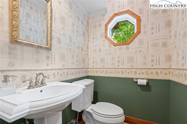 349 Belmont, House other with 4 bedrooms, 4 bathrooms and null parking in Boone NC | Image 17