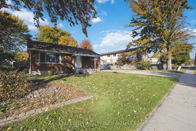 359 Murray St, House other with 3 bedrooms, 2 bathrooms and 6 parking in Corunna ON | Image 1