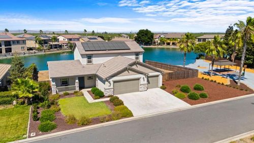 15005 Torrey Pines Cir, Chowchilla, CA, 93610-7910 | Card Image