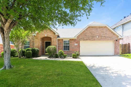 3353 Stoneway Dr, Grand Prairie, TX, 75052-7060 | Card Image