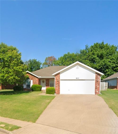 800 Navajo Drive, Bentonville, AR, 72712 | Card Image