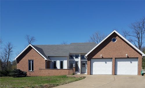 82 Sandbrook Cir, Washington, WV, 26181-9223 | Card Image