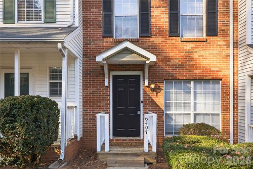 6407 Windsor Gate Ln, Charlotte, NC, 28215-4266 | Card Image