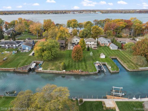 28549 Swan Island Dr, Grosse Ile, MI, 48138-2044 | Card Image