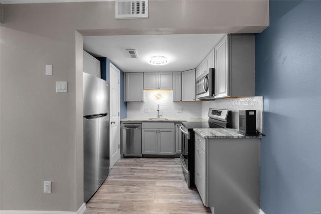 APT-7 - 1406 Durango Ln, Condo with 2 bedrooms, 1 bathrooms and null parking in Fenton MO | Image 5