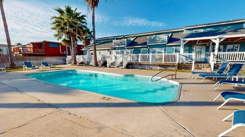131 W White Ave, Port Aransas, TX, 78373-4023 | Card Image
