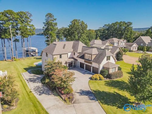 1204 Peninsula Dr, Scottsboro, AL, 35769-7845 | Card Image