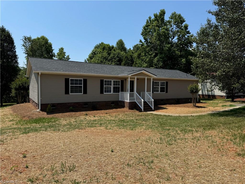 Hayes Dr, King, NC 27021