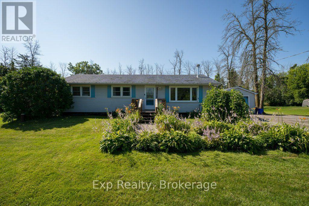 Residential in Quinte West (Sidney Ward) 4