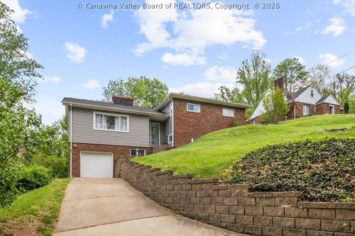 814 Sweet Acres Dr, Saint Albans, WV, 25177-3931 | Card Image