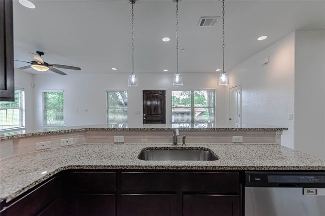 UNIT-593 - 2304 S Lakeline Blvd, Condo with 3 bedrooms, 2 bathrooms and 2 parking in Cedar Park TX | Image 14