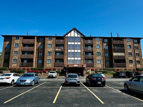 48b-10420 Circle Dr, Oak Lawn, IL, 60453-6407 | Card Image
