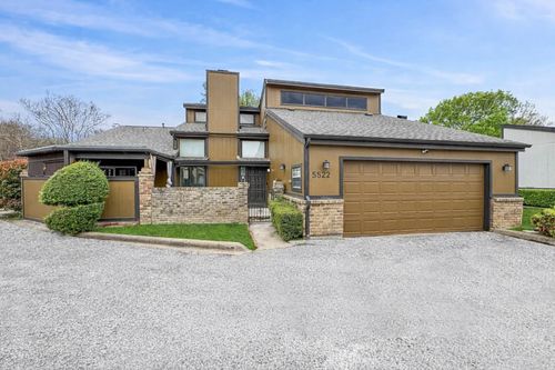 5522 Willow Cir, Fort Worth, TX, 76112-1952 | Card Image