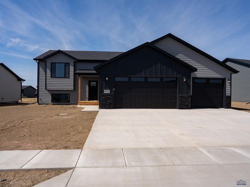 619 Bull Run Dr, Box Elder, SD, 57719 | Card Image