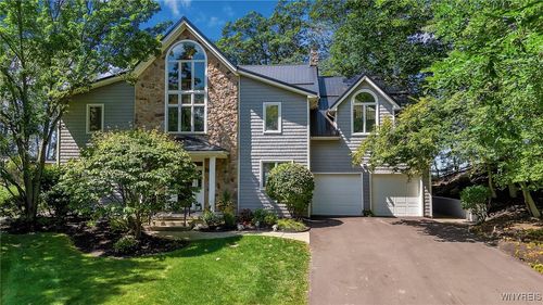 565 Wendt Rd, Angola, NY, 14006-9760 | Card Image