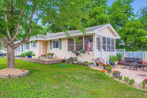 16351 Albany Ave Se, Prior Lake, MN, 55372-2401 | Card Image