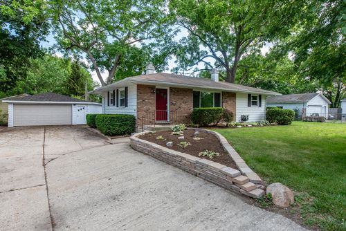 2109 7th St, Winthrop Harbor, IL, 60096-1251 | Card Image