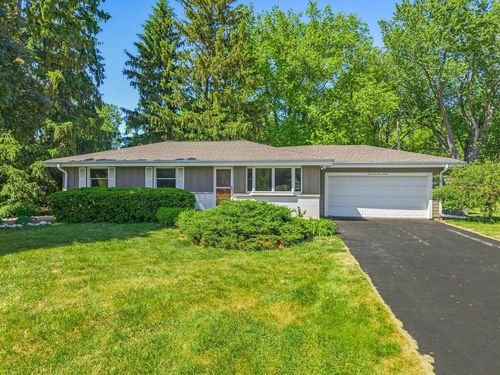 21990 Holly Crest Drive, Brookfield, WI, 53045 | Card Image