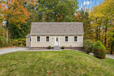 9 Berry Hill Road, House other with 3 bedrooms, 2 bathrooms and null parking in Hooksett NH | Image 2