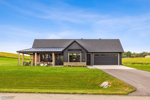 1011 E Scharf Ave, Vergas, MN, 56587-4230 | Card Image