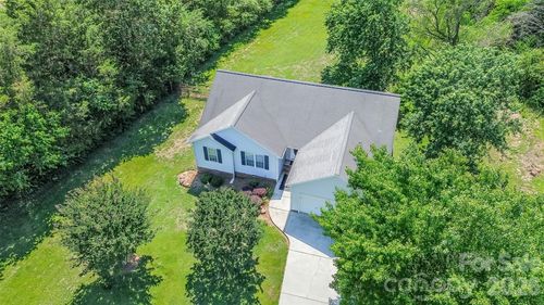 101 Mount Zion Dr, Statesville, NC, 28625-9832 | Card Image