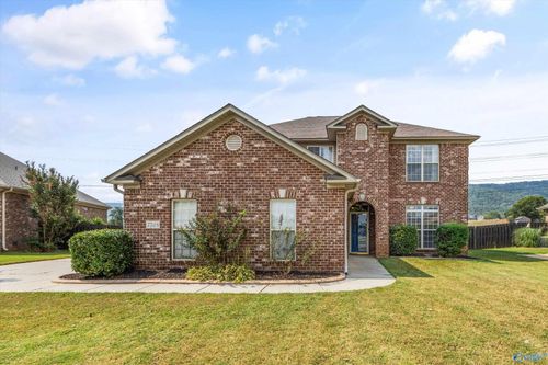 7518 Parktrace Ln Se, Owens Cross Roads, AL, 35763-8812 | Card Image