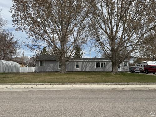 235 S Oregon Trl, American Falls, ID, 83211-1541 | Card Image