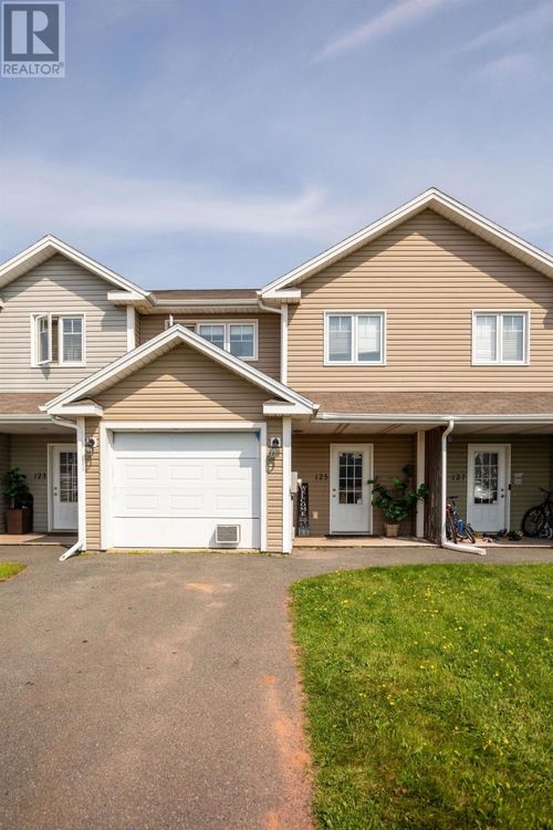 125 Heron Dr, Stratford, PE, C1B0L5 | Card Image