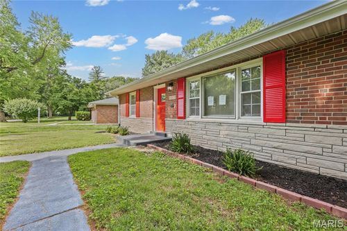 10325 Lookaway Drive, St Louis, MO, 63137 | Card Image