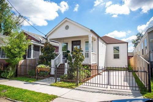 1917 Eagle St, New Orleans, LA, 70118-1523 | Card Image