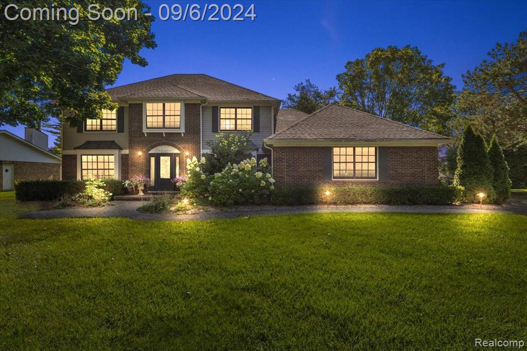 Collington Dr, Troy, MI 48098