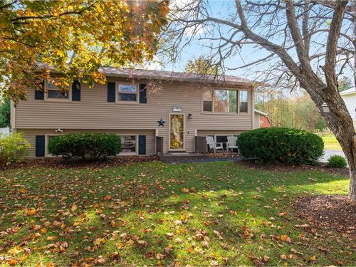 104 Marsett Rd, Shelburne, VT, 05482-6641 | Card Image