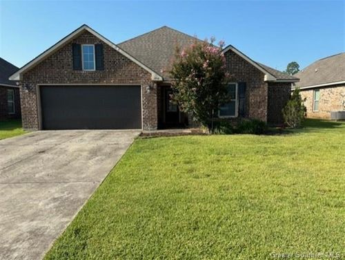 832 Desoto St, Lake Charles, LA, 70607-6368 | Card Image