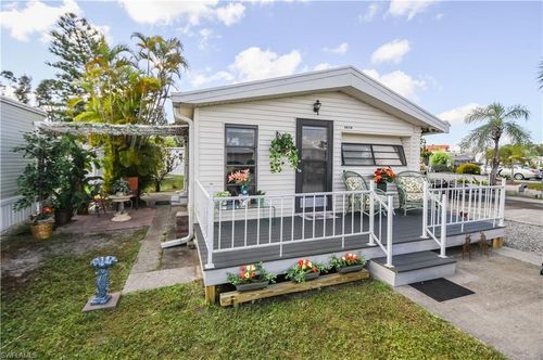 8628 Firwood Dr, ESTERO, FL, 33928-4006 | Card Image