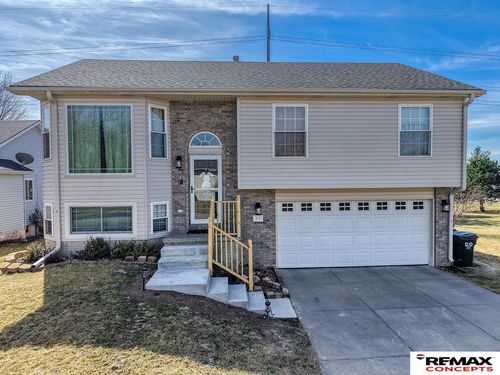 1631 Annette Ln, Lincoln, NE, 68512-9321 | Card Image