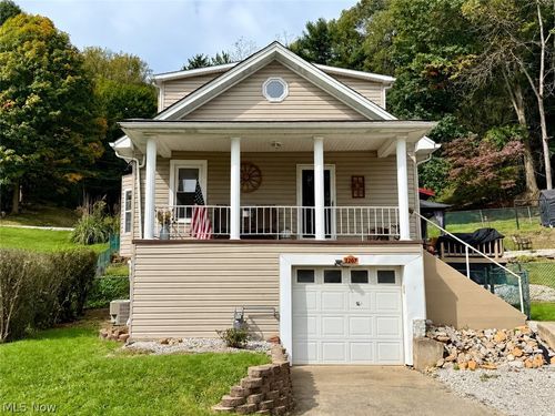1207 N 9th St, Martins Ferry, OH, 43935-1825 | Card Image