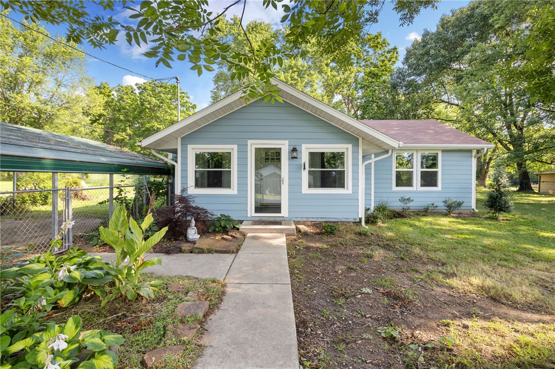 Bean St, Lincoln, AR 72744