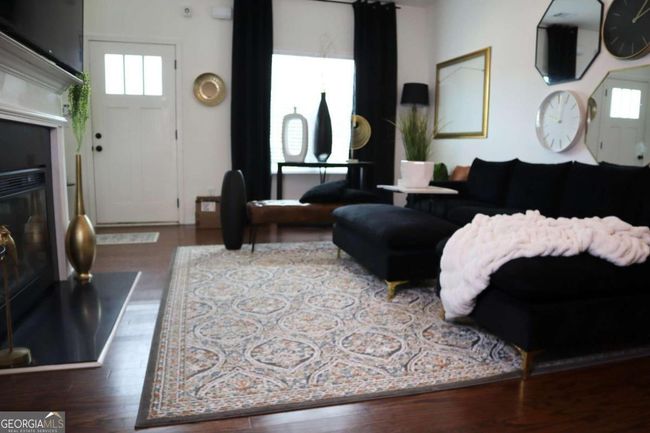 817 Ambient Way Sw, Townhouse with 3 bedrooms, 3 bathrooms and 2 parking in Atlanta GA | Image 9