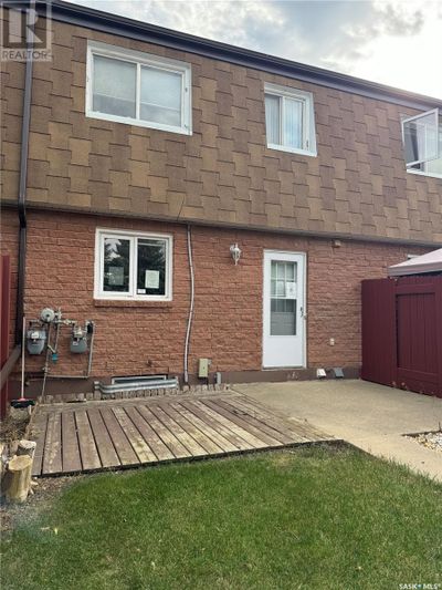 176 Manitoba Ave, Townhouse with 3 bedrooms, 2 bathrooms and null parking in Yorkton SK | Image 1