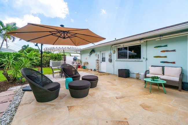 353 Mars Ave, House other with 2 bedrooms, 2 bathrooms and null parking in Tequesta FL | Image 20