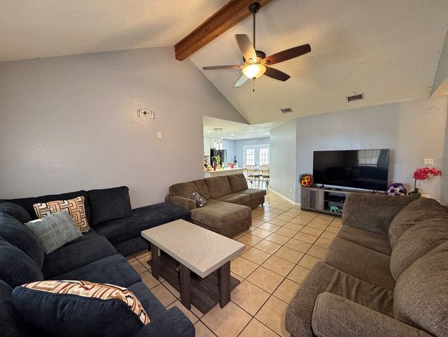 410 Old Stadium Dr, House other with 5 bedrooms, 2 bathrooms and null parking in Port Isabel TX | Image 4
