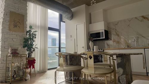 612-60 Bathurst St, Toronto, ON, M5V2P4 | Card Image