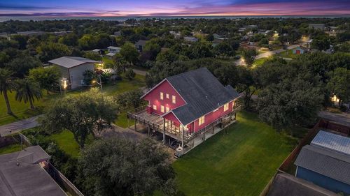 746 12th Street, Dickinson, TX, 77539 | Card Image