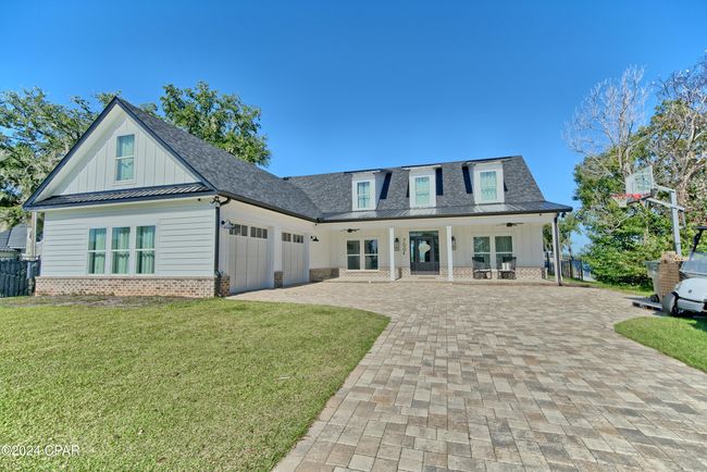 700 E 2 Nd St, House other with 4 bedrooms, 4 bathrooms and null parking in Lynn Haven FL | Image 4